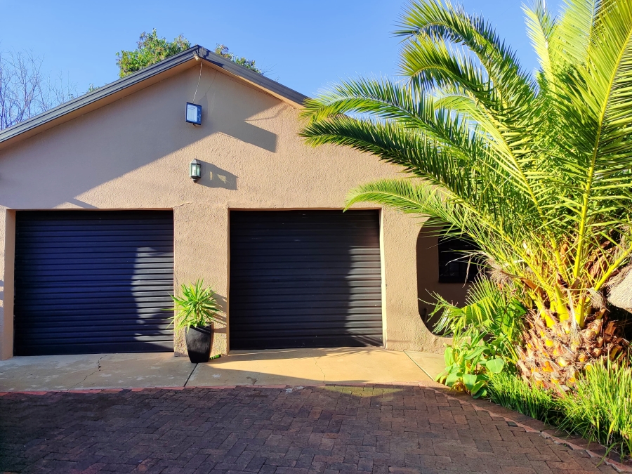 5 Bedroom Property for Sale in Doringkruin North West